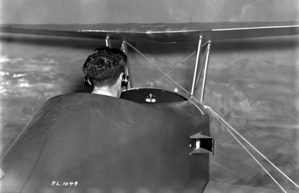 Recruit in Link Trainer (Library and Archives Canada Photo, MIKAN No. 4327231), image