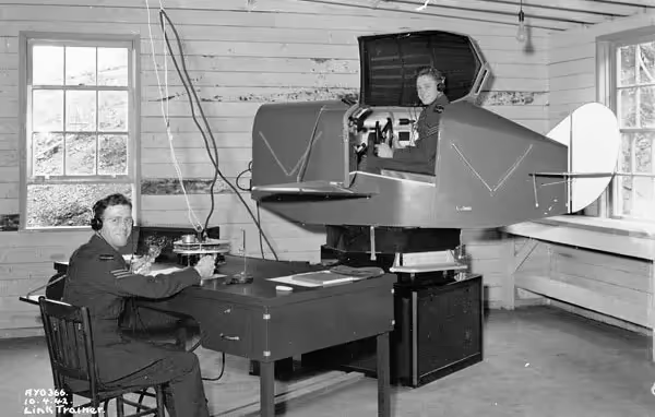 Link Trainer at another Initial Training School. (Library and Archives Canada Photo, MIKAN No. 3199512), image